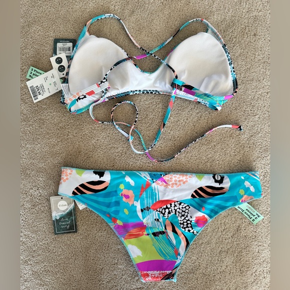 NWT Eidon bikini Large but fits like a medium - Picture 2 of 5